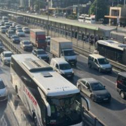 Bayram tatili sonrası İstanbul'da trafik yoğunluğu