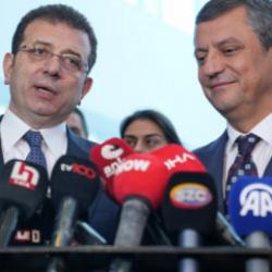 Yeni parti kurulmadan çatlaklar başladı! İmamoğlu ile Özel karşı karşıya!