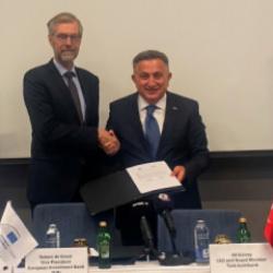Avrupa Yatırım Bankası Türkiye’de yatırım faaliyetlerine, Türk şirketlerinin karbonsuzlaşmasını destekleyecek 200 milyon avro ile yeniden başlıyor