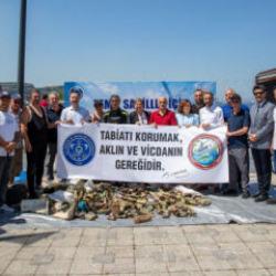 Bursa Büyükşehir'den Gemlik'te deniz dibi temizliği