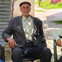 Muş'un bu ilçesinde 7'den 70'e herkes 3 dil konuşuyor 