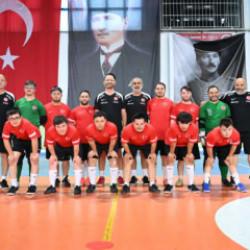 Avrupa Şampiyonu millilerin hedefi Dünya Kupası zaferi! Konya'da güç depoladılar