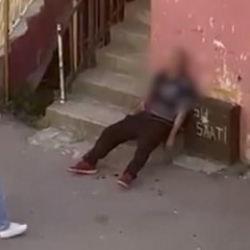 Kartal'da kiracısıyla kavga eden ev sahibinin bıçaklandığı anlar ortaya çıktı