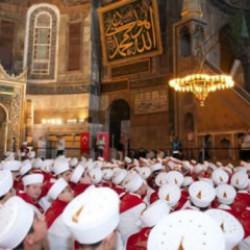 Ayasofya'da tüyleri diken diken eden an: 253 hafızdan hatim
