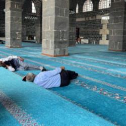 Kent kavruluyor! Termometreler 40 dereceyi gösterdi