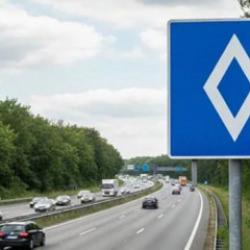 Trafikte bu levhaya dikkat: Cezası cep yakıyor! Uymayan pişman