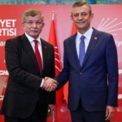 Davutoğlu'ndan Özgür Özel'e 'küçük parti' iması: Yolun sonuna geldik