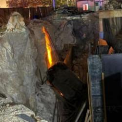 Gaziantep’te kaza sonrası savrulan araç inşaat çukuruna uçtu: 2’si ağır 3 yaralı