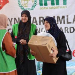 İHH Lübnan'a 80 konteyner insani yardım malzemesi ulaştırdı!