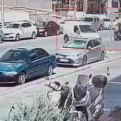 Sağ şeritten sola ani dönüş kazaya yol açtı: 2 polis memuru yaralandı