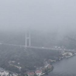 İstanbul Boğazı'nı yoğun sis kapladı