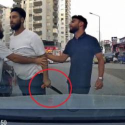 Yol verme kavgasında dehşet! Bagajdan testere çıkarıp saldırmaya kalktı