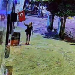Muğla'da menfur olay! Türk bayrağını ateşe veren şüpheli yakalandı