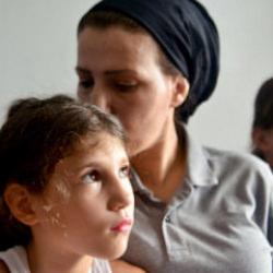 11 yaşındaki Ayşegül 3 yıldır seslere hasret! Ailenin tek isteği var