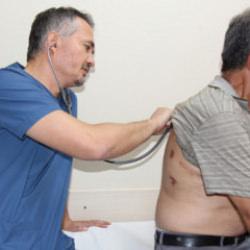 Göğüs darlığı şikayetiyle gitti, akciğerinden 20 santimetrelik balon çıktı