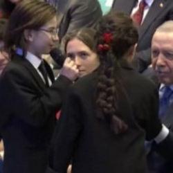 Cumhurbaşkanı Erdoğan, 'Çayeli'nden Öteye' türküsünü söyledi