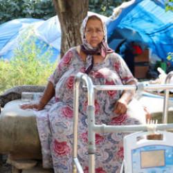 Karnından 40 kilogram kitle çıkartılan kadın: Ölümü beklerken hayata döndüm