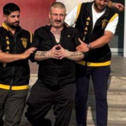 Cinayetten aranırken fenomen olmaya çalışmış!