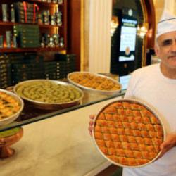 Eğitim için gittiği ABD'de baklava ustası oldu: SpaceX çalışanlarına Türk tatlısı yedirdi