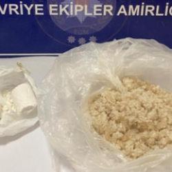 Keşan’da polisin durdurduğu bir ticari taksiden 157,61 gram uyuşturucu ele geçirildi