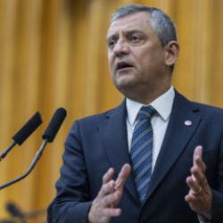 CHP'den Özgür Özel'e Cemil Tugay tepkisi: Çıkıp özür dileyin!