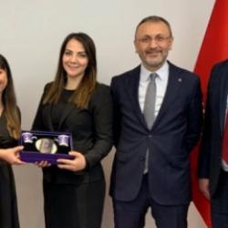 Eyüpsultan Belediyesi'nde 'gölge özel kalem'e 297 bin lira maaş