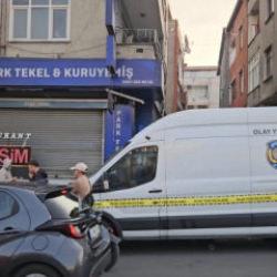 Küçükçekmece’de silahlı çatışma! 1’i polis 2 kişi hayatını kaybetti