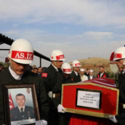Şehit uzman çavuş, toprağa verildi! Baba olmak için gün sayıyormuş
