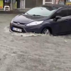 Siyasilerden peş peşe İstanbul açıklaması