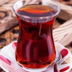 Çayınızın tadını bozuyor: En çok yapılan hataya düşmeyin! Acılaştırıyor