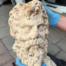 İzmir'de 2 bin yıllık Zeus heykel başı ele geçirildi: 3 gözaltı 