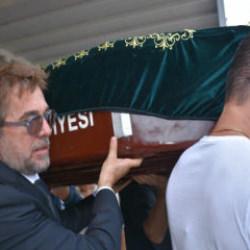 Engin Altan Düzyatan'ın babası son yolculuğuna uğurlandı