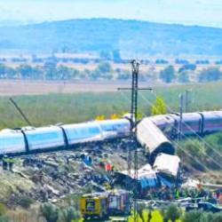 İspanya'daki hızlı tren faciasında korkunç hata: Önümdeki 200'le gidiyor