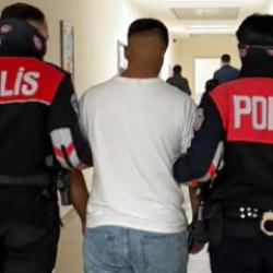 Manisa'da 152 yıl hapis cezasıyla aranan 17 yaşındaki suç makinesi yakalandı 