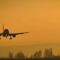 Hindistan'da kirli hava ulaşımı fel&ccedil; etti! 148 iptal, 150 r&ouml;tar! 