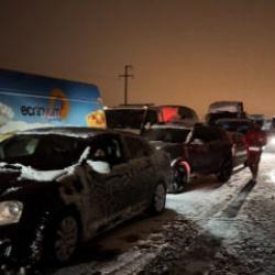 Kar nedeniyle kapanmıştı! D-100 kara yolu Gerede-Karab&uuml;k kesimi trafiğe a&ccedil;ıldı