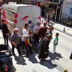 Deprem anına dair yeni görüntüler! Panik anları kamerada...
