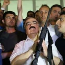 Vali Coş, 15 Temmuz'da darbecilere böyle meydan okumuştu: Siz Türk askeri değil misiniz?