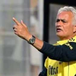 Feyenoord maçı öncesi kriz! Mourinho, yönetime rest çekti transfer rafa kalktı