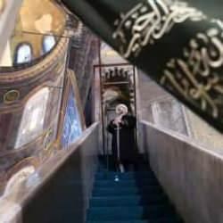 Hutbe bahaneli saldırıdan İslam karşıtlığı &ccedil;ıktı! Diyanet'i eleştiremedikleri tek konu