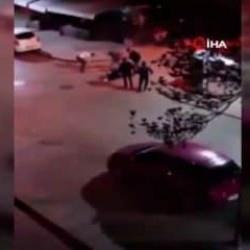 Ankara'da sokakta bir kişiye meydan dayağı attılar,  o anlar kamerada