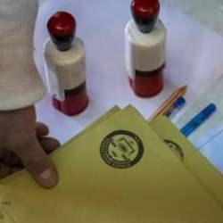Son anket gündemde! İstifalar, tartışma ve kavgalarla partilerin oyları