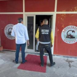 Antalya B&uuml;y&uuml;kşehir Belediyesi'ne yeni operasyon: 20 kişi hakkında g&ouml;zaltı kararı