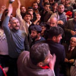 CHP İl Kongresi'nde yumruklar havada uçuştu