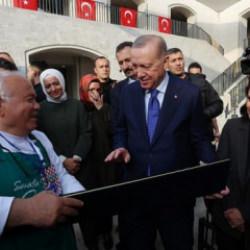 Bakan Murat Kurum Cumhurbaşkanı Erdoğan'ın vatandaşla sohbetini paylaştı