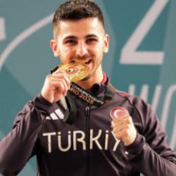 Milli sporcumuz Eray Şamdan Mısır'da göğsümüzü kabarttı! Dünya şampiyonu oldu