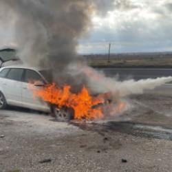 Otomobil hareket halinde yandı!