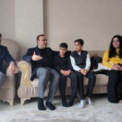 1,3 milyonluk altını sahibine teslim etmişlerdi! "Altın kalpli" &ccedil;ocuklar ilk kez konuştu