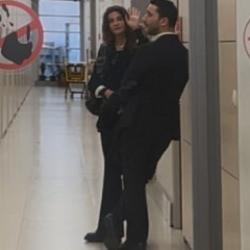 Berrak T&uuml;z&uuml;nata&ccedil;, uyuşturucu operasyonu kapsamında adliyede! Kameralara el salladı