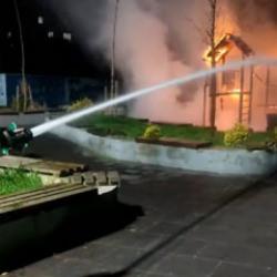 Beylikd&uuml;z&uuml;'nde &ccedil;ocuk parkı ateşe verildi